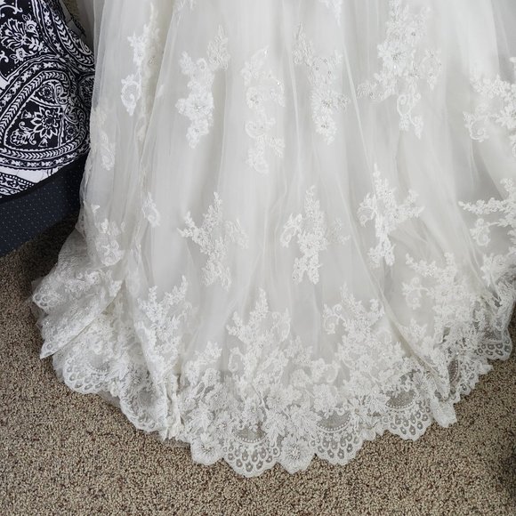 Wedding dress - Picture 5 of 12